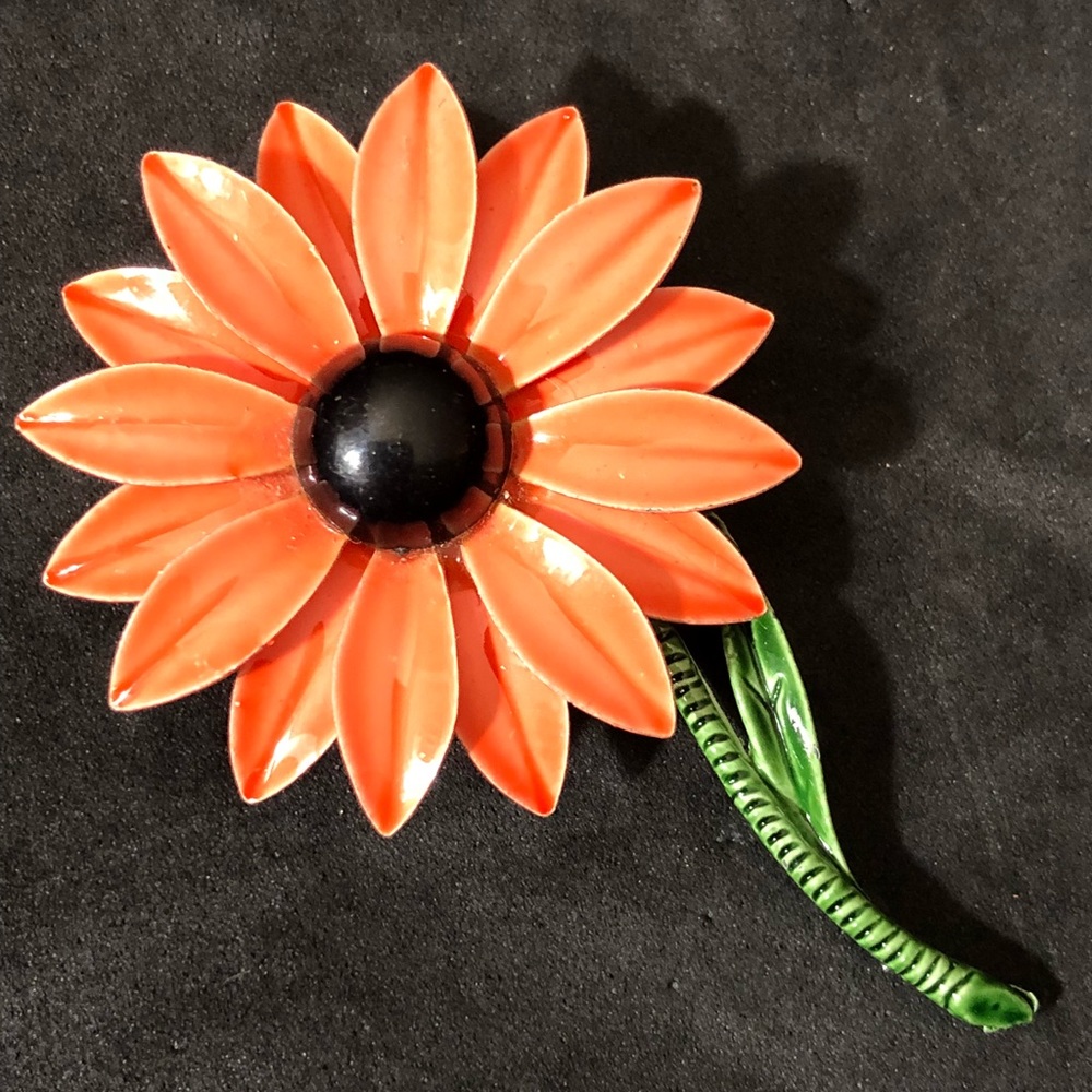 Flower brooch